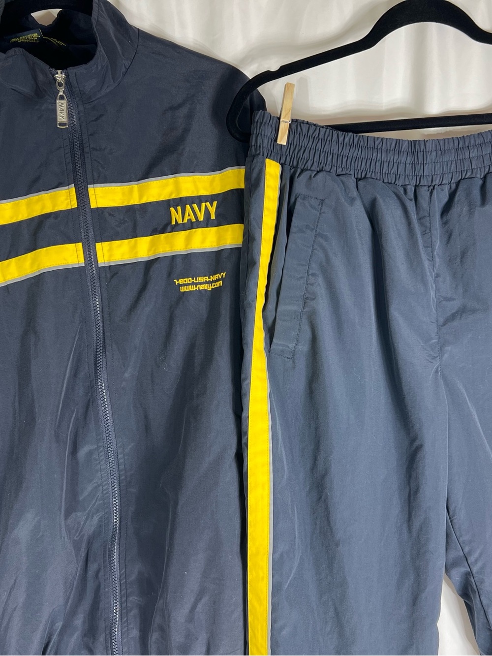 Official U.S. Navy physical training (PT) windbreaker jacket & Pants Size L